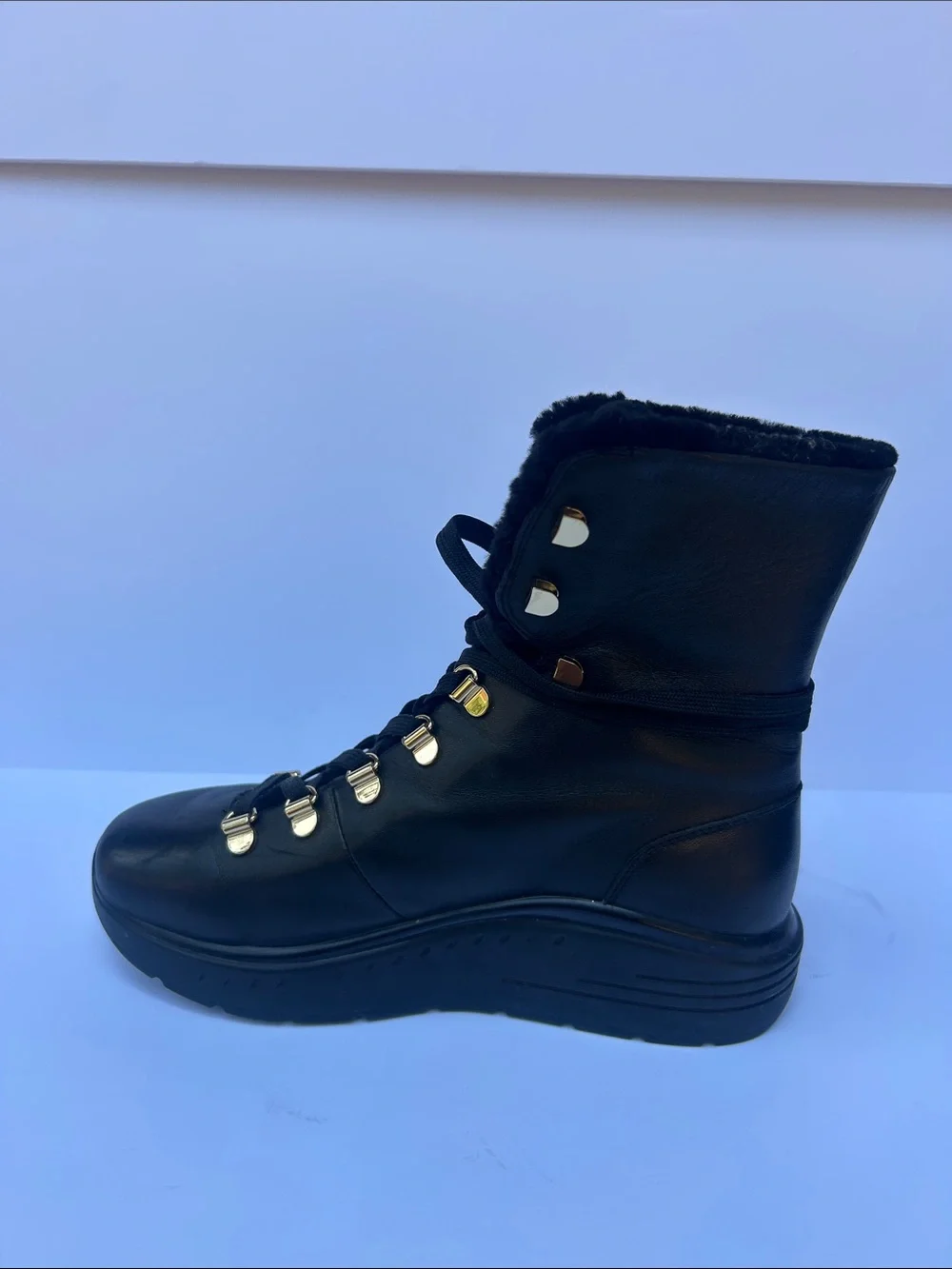 Stuart Weitzman excellent preowned